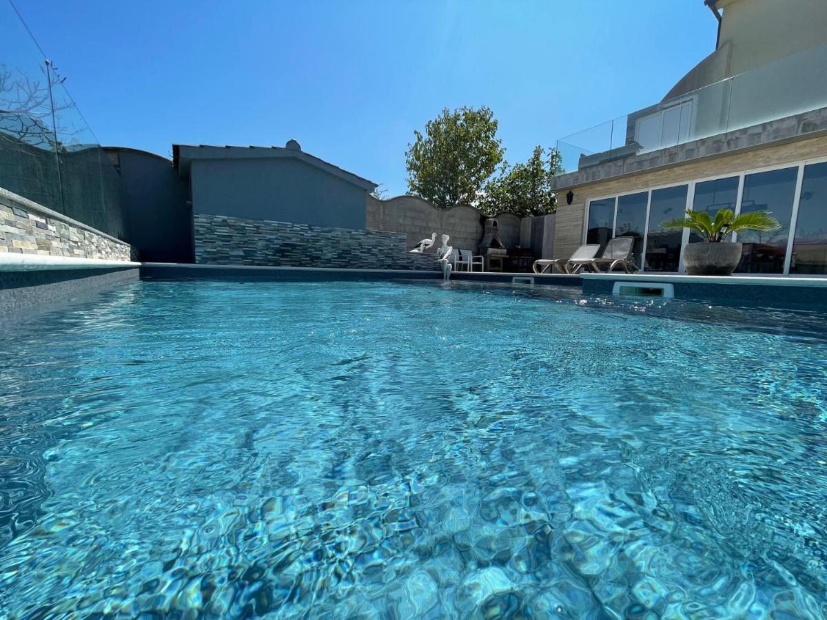 Croliday Apartment With Pool Nin Vrsi Exteriér fotografie